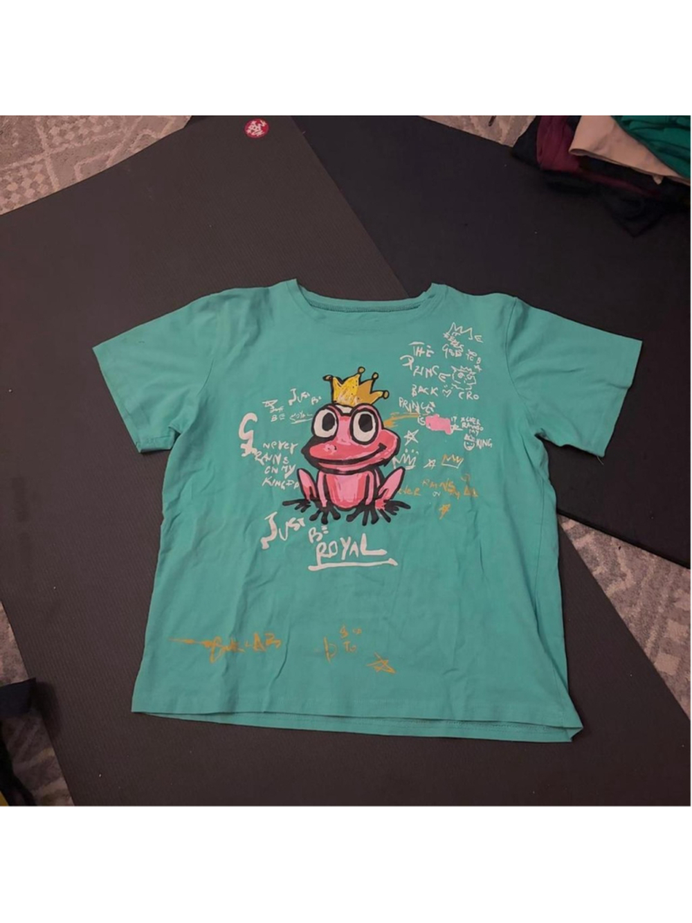 Royal Vibes Graffiti Frog Tee (Medium)
